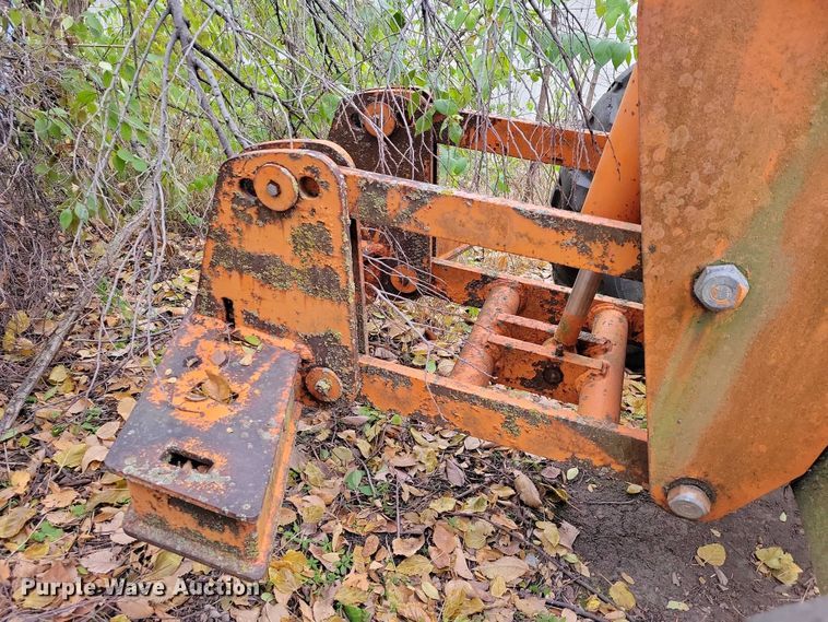 image for item NO9757 1978 John Deere 570A motor grader