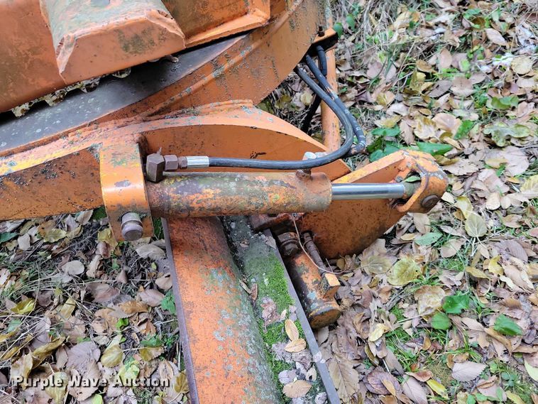 image for item NO9757 1978 John Deere 570A motor grader