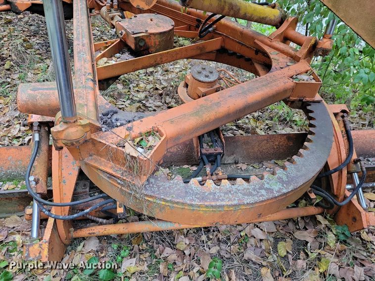 image for item NO9757 1978 John Deere 570A motor grader