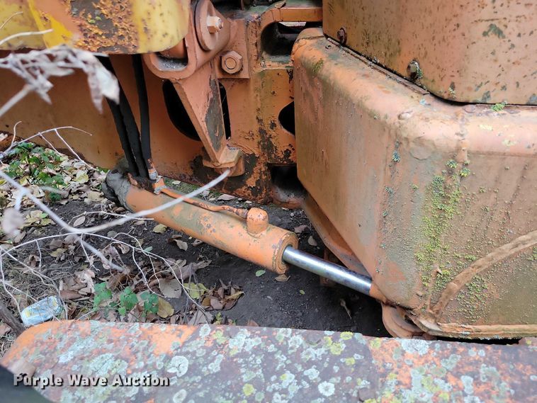 image for item NO9757 1978 John Deere 570A motor grader