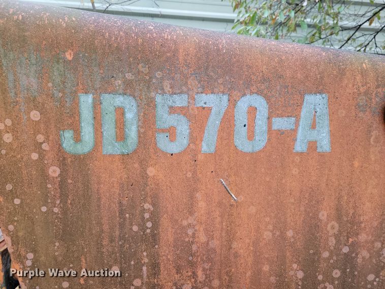 image for item NO9757 1978 John Deere 570A motor grader