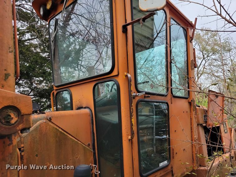 image for item NO9757 1978 John Deere 570A motor grader