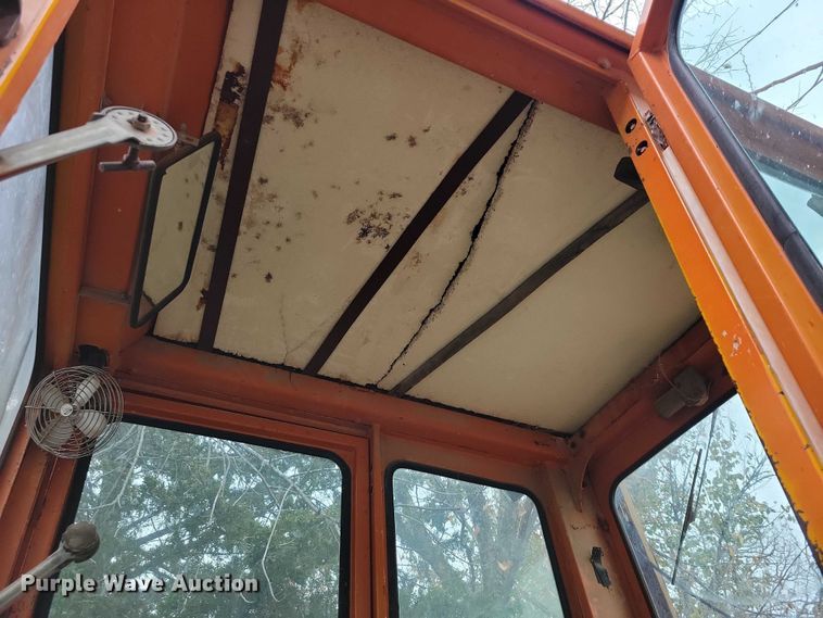 image for item NO9757 1978 John Deere 570A motor grader