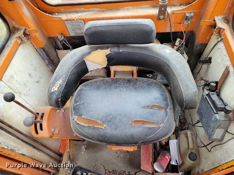 image for item NO9757 1978 John Deere 570A motor grader