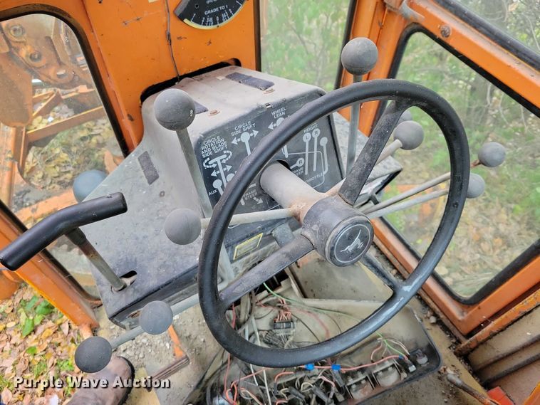 image for item NO9757 1978 John Deere 570A motor grader