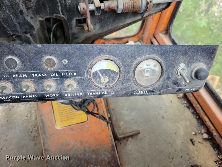 image for item NO9757 1978 John Deere 570A motor grader