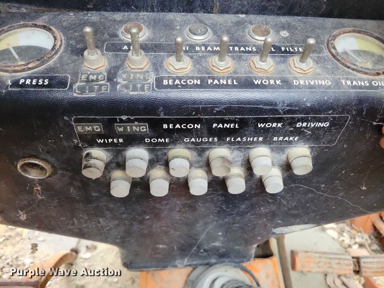 image for item NO9757 1978 John Deere 570A motor grader