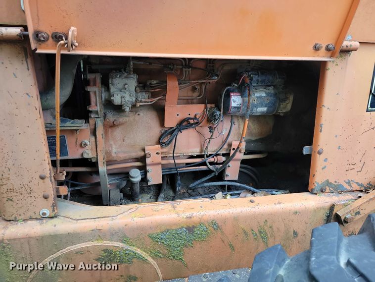 image for item NO9757 1978 John Deere 570A motor grader