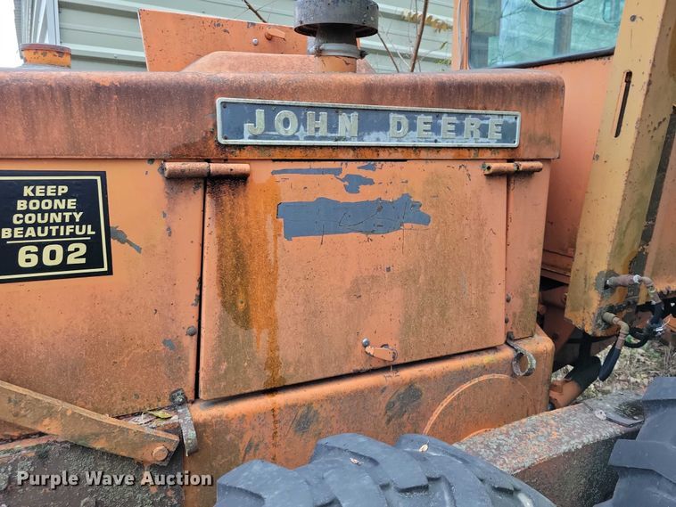 image for item NO9757 1978 John Deere 570A motor grader