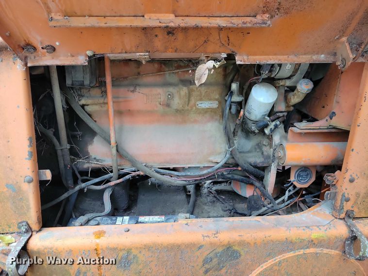 image for item NO9757 1978 John Deere 570A motor grader