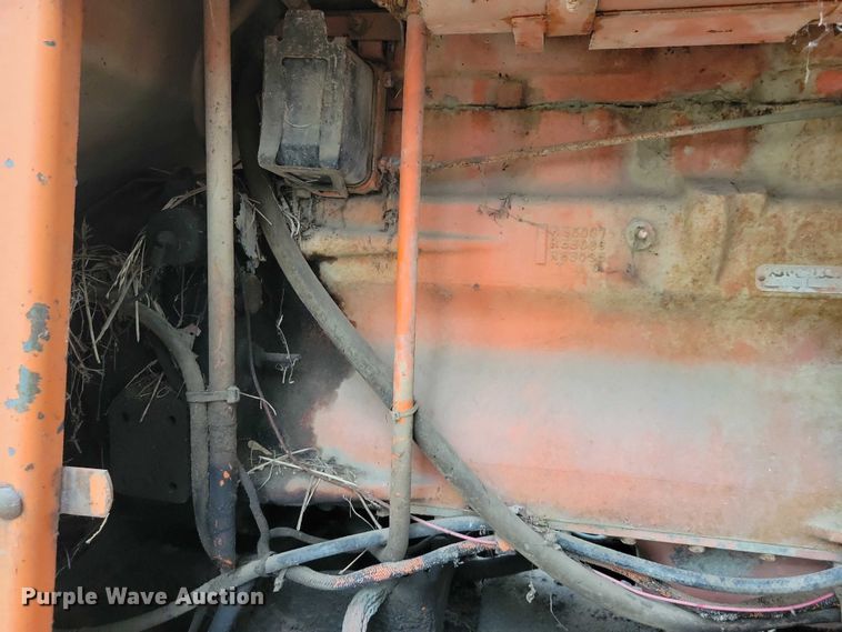 image for item NO9757 1978 John Deere 570A motor grader