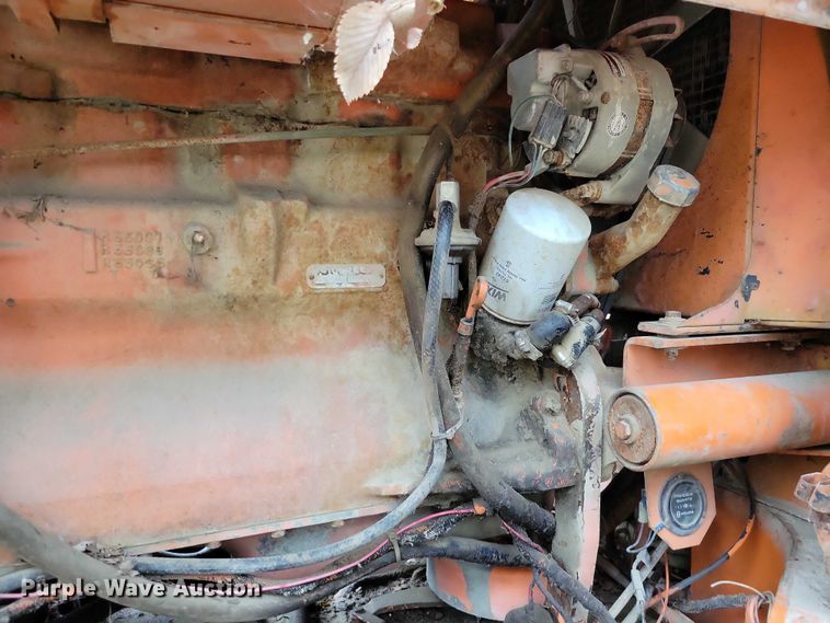 image for item NO9757 1978 John Deere 570A motor grader