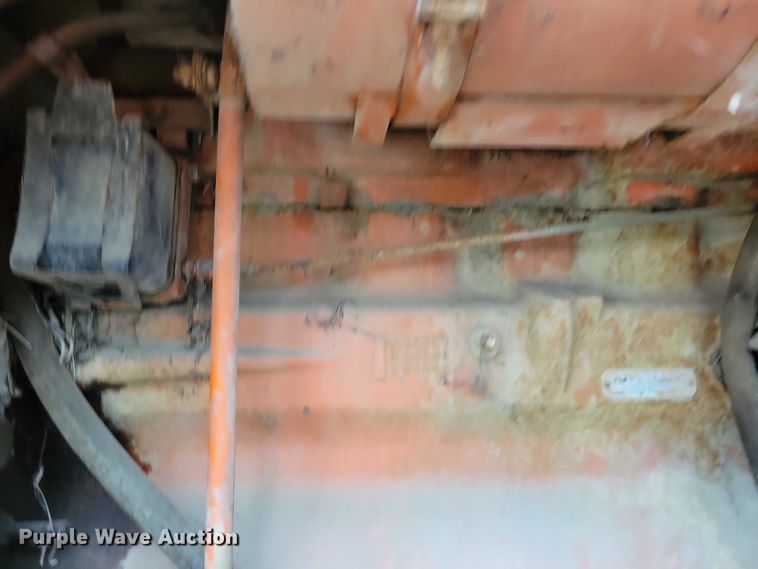 image for item NO9757 1978 John Deere 570A motor grader