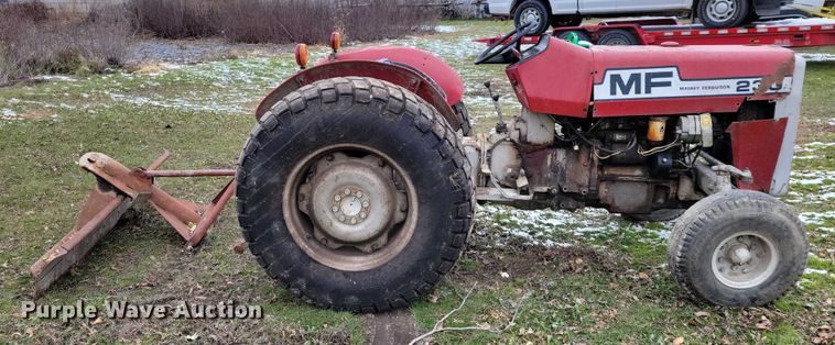 image for item NO9758 Massey Ferguson 230 tractor