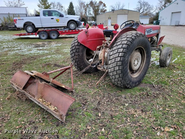 image for item NO9758 Massey Ferguson 230 tractor