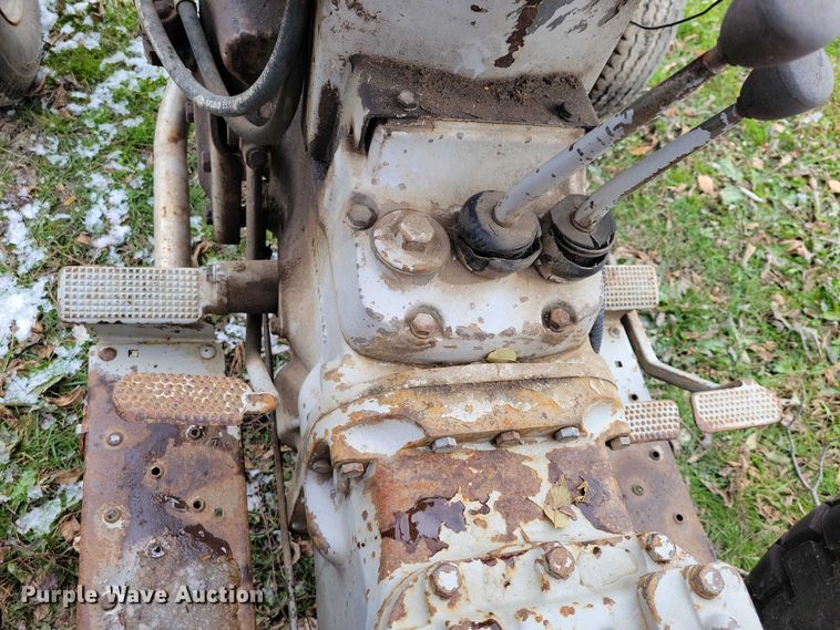 image for item NO9758 Massey Ferguson 230 tractor