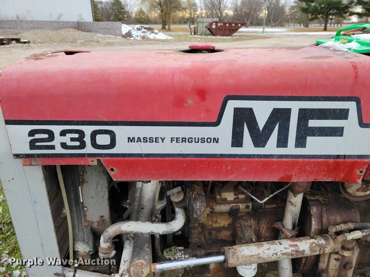 image for item NO9758 Massey Ferguson 230 tractor