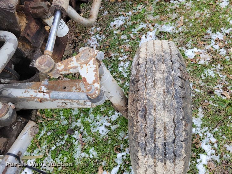 image for item NO9758 Massey Ferguson 230 tractor