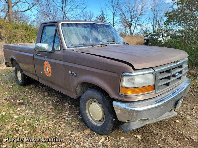 image for item NO9760 1992 Ford F150 pickup truck