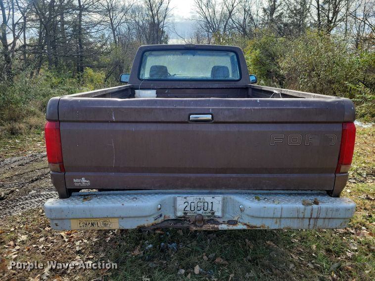 image for item NO9760 1992 Ford F150 pickup truck