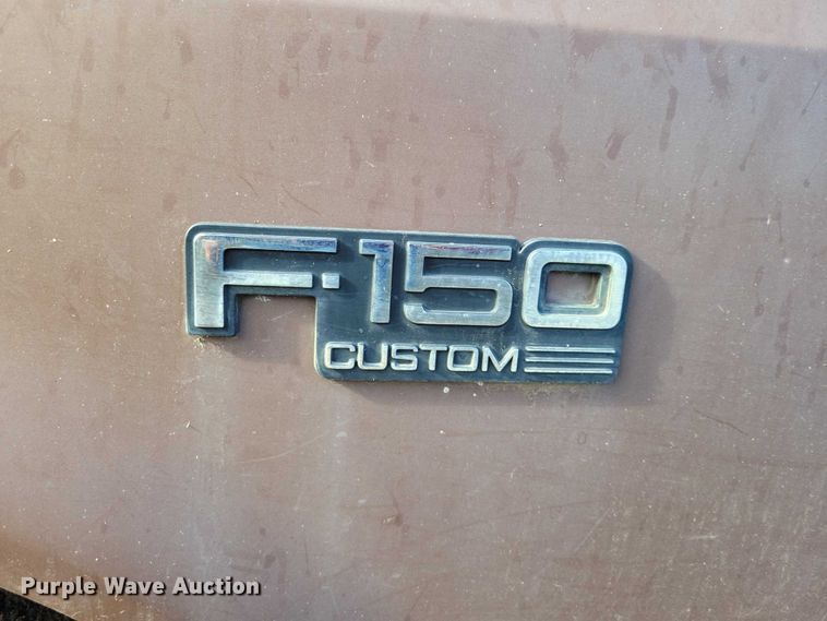 image for item NO9760 1992 Ford F150 pickup truck