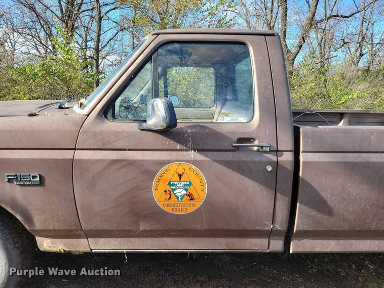 image for item NO9760 1992 Ford F150 pickup truck