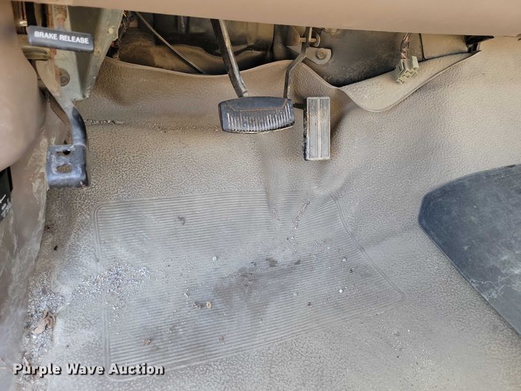 image for item NO9760 1992 Ford F150 pickup truck