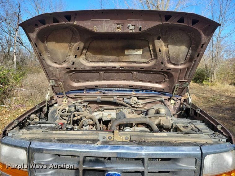 image for item NO9760 1992 Ford F150 pickup truck