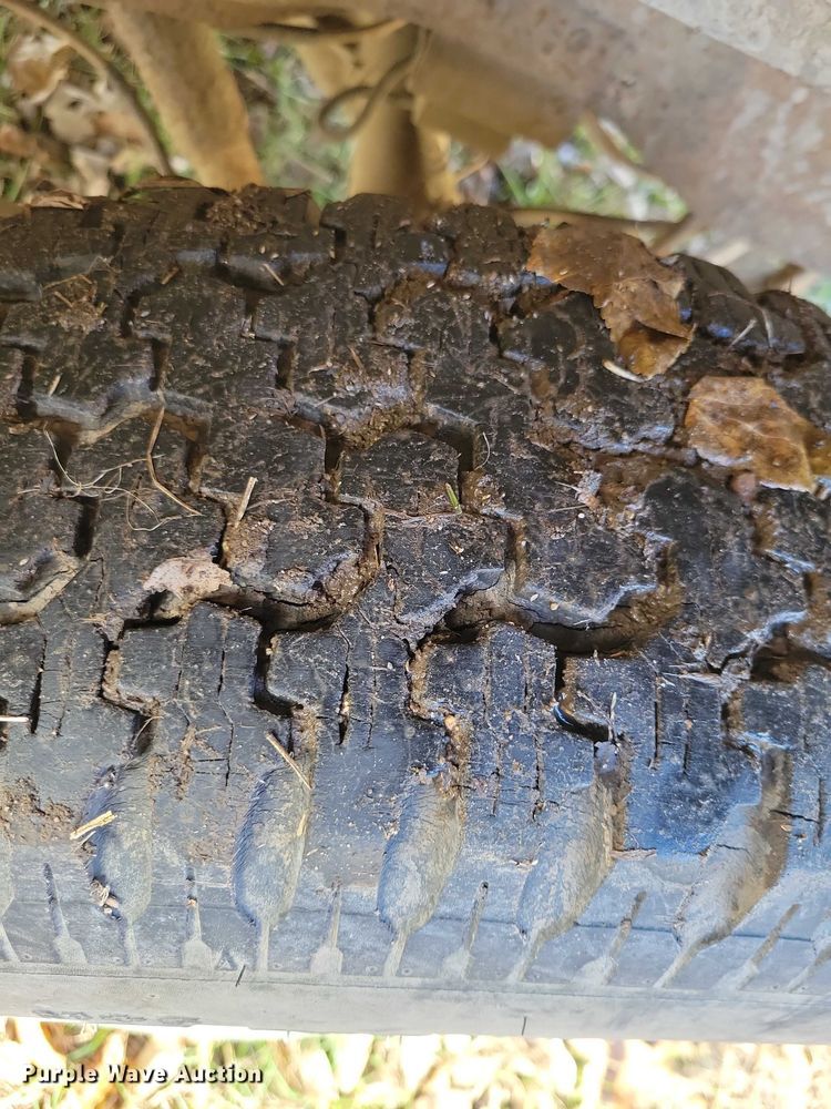 image for item NO9760 1992 Ford F150 pickup truck