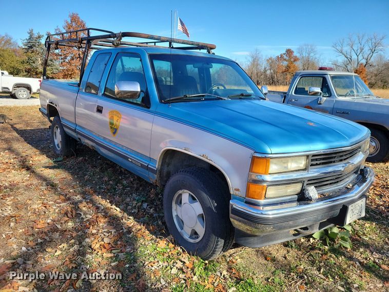 image for item NO9761 1994 Chevrolet K1500 Ext. Cab pickup truck