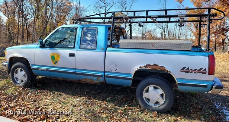 image for item NO9761 1994 Chevrolet K1500 Ext. Cab pickup truck