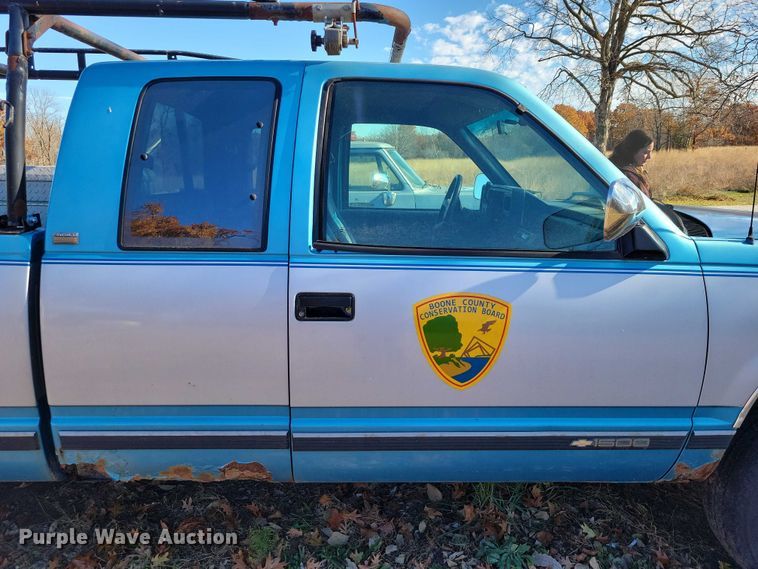 image for item NO9761 1994 Chevrolet K1500 Ext. Cab pickup truck