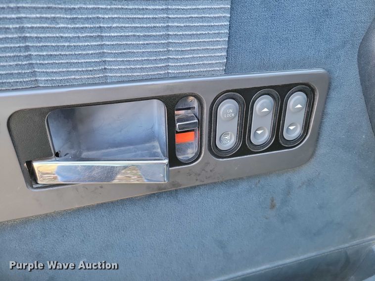 image for item NO9761 1994 Chevrolet K1500 Ext. Cab pickup truck