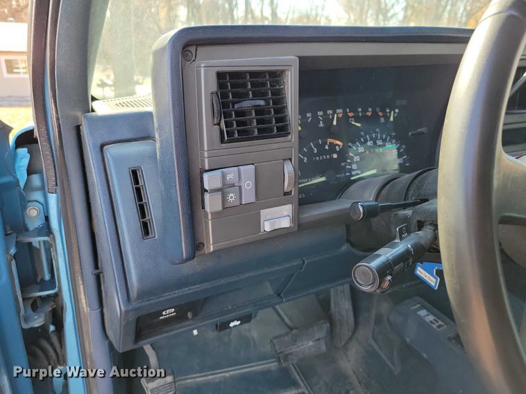 image for item NO9761 1994 Chevrolet K1500 Ext. Cab pickup truck
