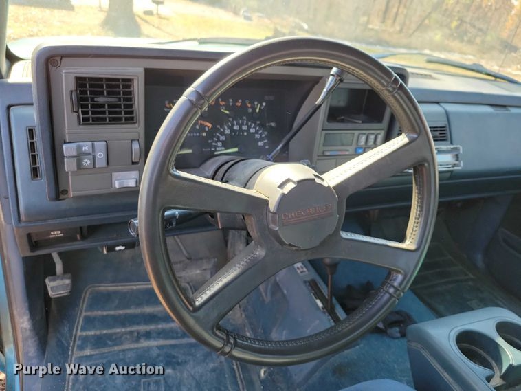 image for item NO9761 1994 Chevrolet K1500 Ext. Cab pickup truck