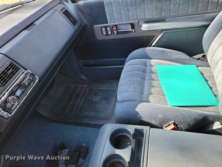 image for item NO9761 1994 Chevrolet K1500 Ext. Cab pickup truck