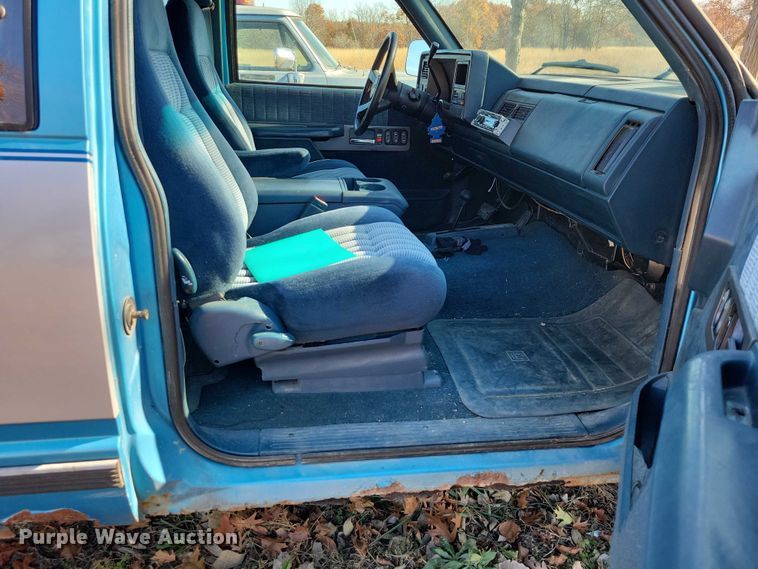 image for item NO9761 1994 Chevrolet K1500 Ext. Cab pickup truck