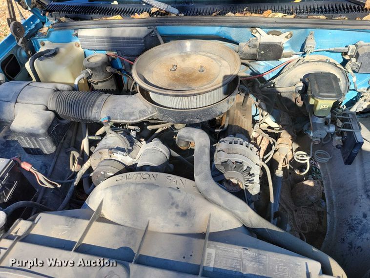 image for item NO9761 1994 Chevrolet K1500 Ext. Cab pickup truck