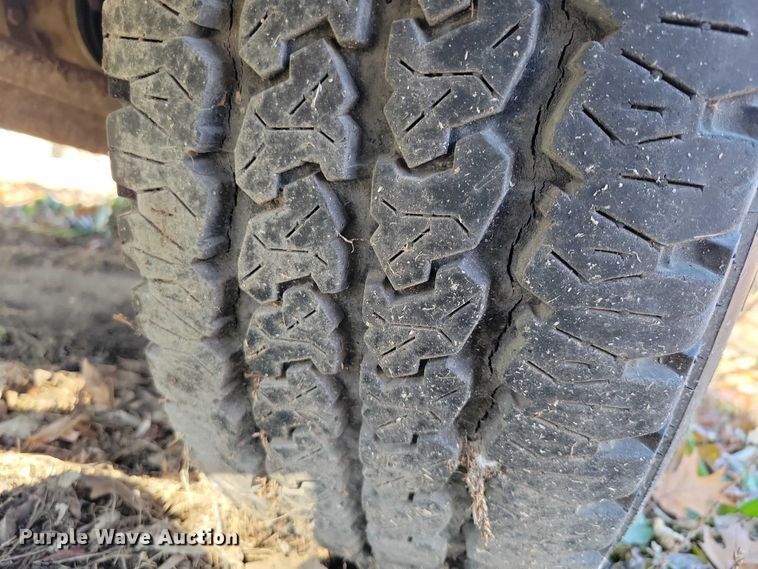 image for item NO9761 1994 Chevrolet K1500 Ext. Cab pickup truck