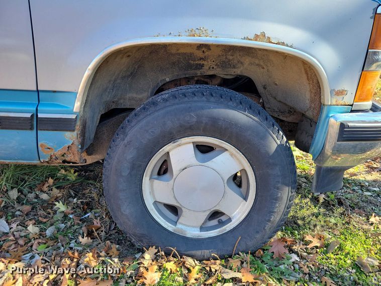 image for item NO9761 1994 Chevrolet K1500 Ext. Cab pickup truck