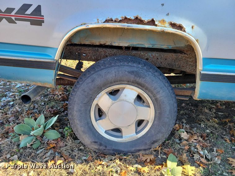image for item NO9761 1994 Chevrolet K1500 Ext. Cab pickup truck