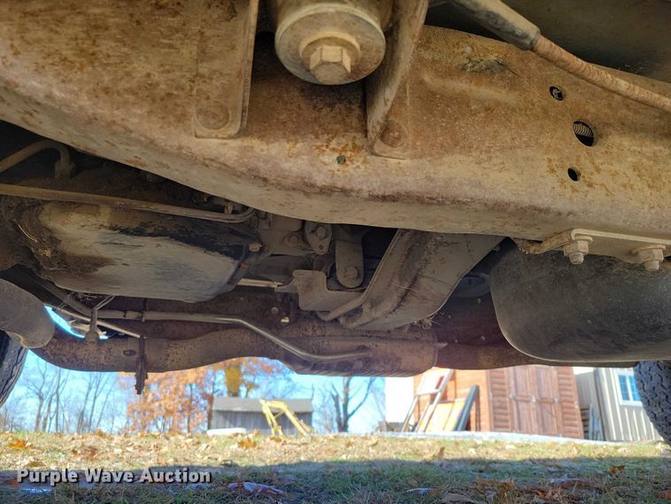 image for item NO9762 1991 Dodge D150 pickup truck