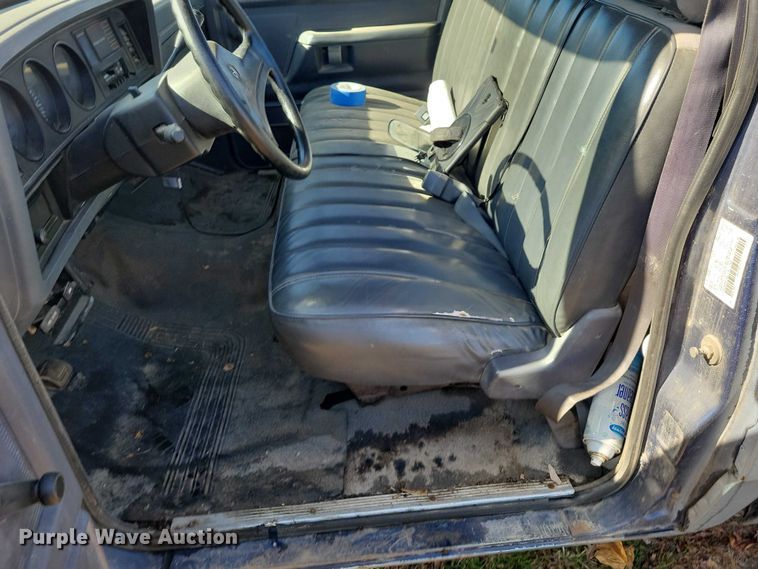 image for item NO9762 1991 Dodge D150 pickup truck