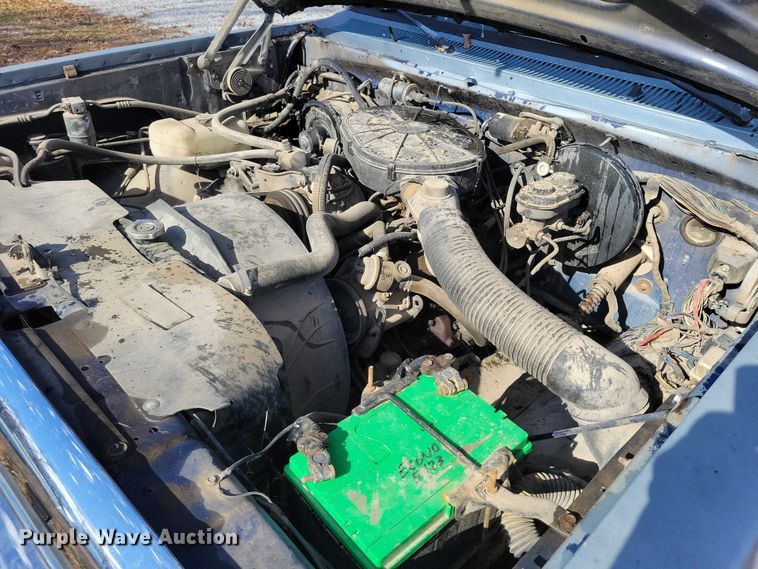 image for item NO9762 1991 Dodge D150 pickup truck