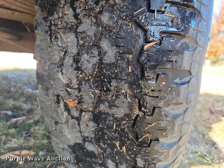 image for item NO9762 1991 Dodge D150 pickup truck