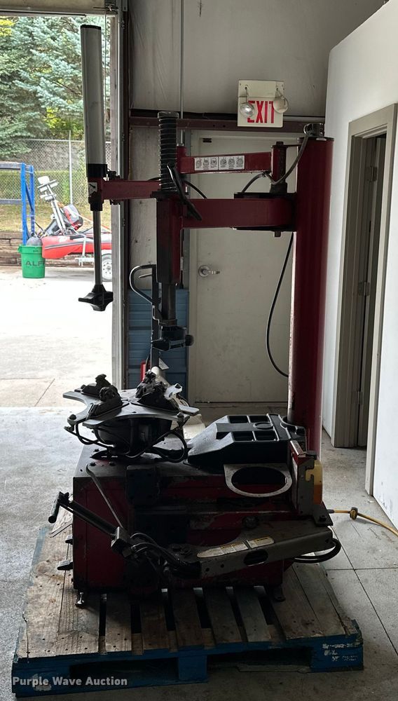 image for item DF8633 Coats 70X-AH-3 tire machine