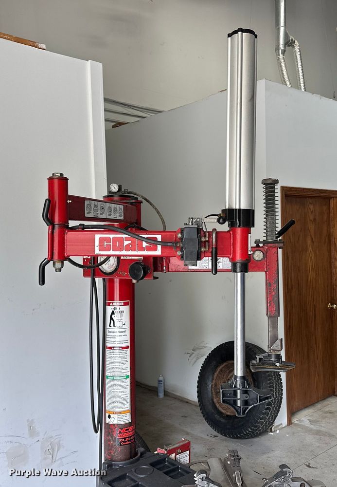 image for item DF8633 Coats 70X-AH-3 tire machine