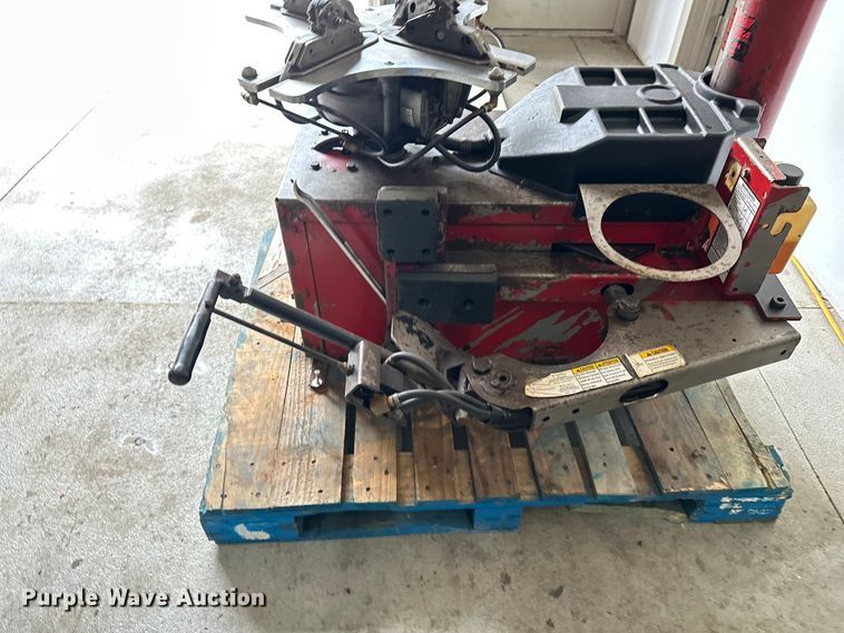 image for item DF8633 Coats 70X-AH-3 tire machine