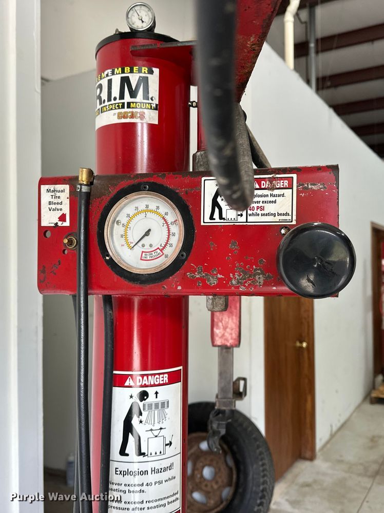 image for item DF8633 Coats 70X-AH-3 tire machine