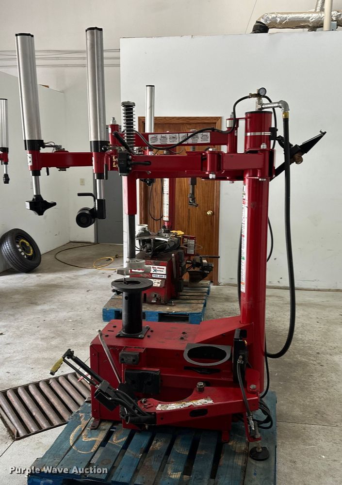 image for item DF8634 Coats 80C tire machine